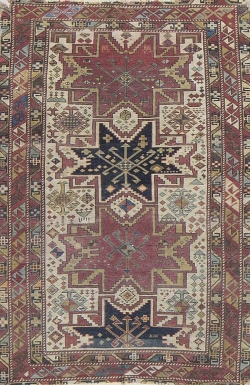 Alfombra caucásica en lana de campo rojo y blanco, con moti