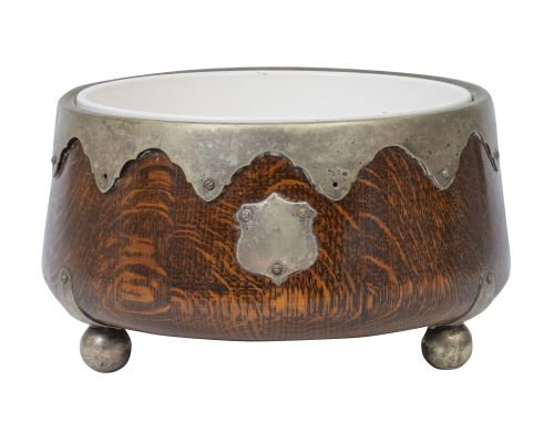 Centro eduardino de madera de roble y metal, con depósito d