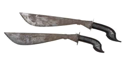 Lote de dos espadas de acero grabado y madera.Malasia o I