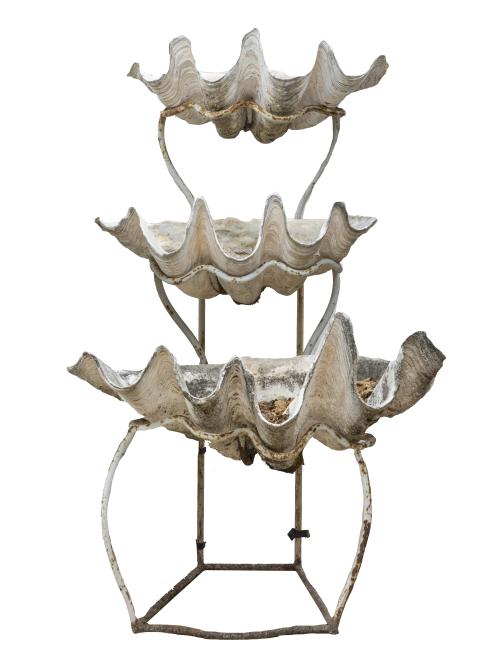 Lote de dos soportes de hierro pintados de blanco con tres 