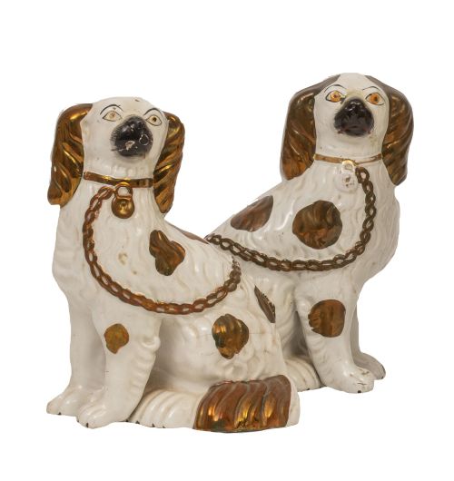 Pareja de perros spaniel en loza.Sttafordshire, Inglaterr
