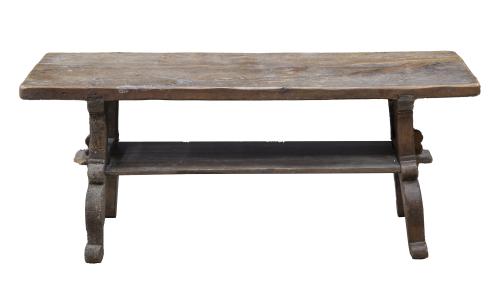 Mesa de centro de madera tallada.S. XIX.