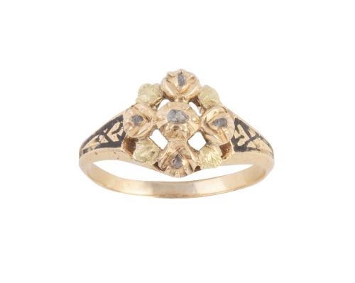 Sortija S. XIX con rosetón central de diamantes al modo de 