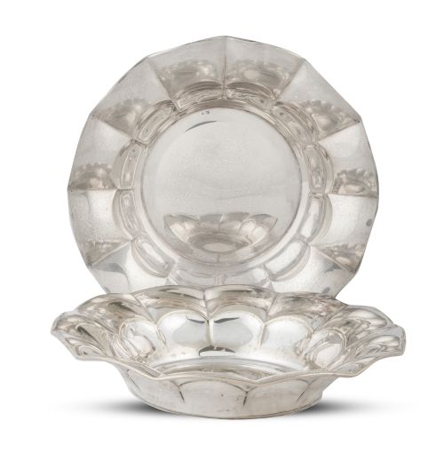 Pareja de paneras: una con marcas de Matilde Espuñes (madri