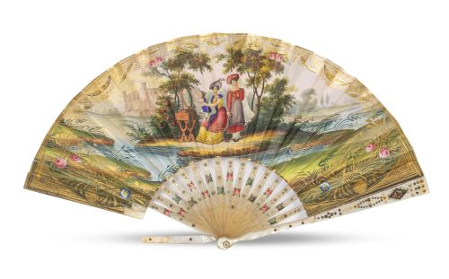Abanico de papel pintado y dorado con varillaje de nácar y 