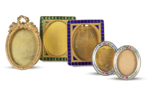 Lote de cinco marcos de bronce dorado y esmalte.Francia, 