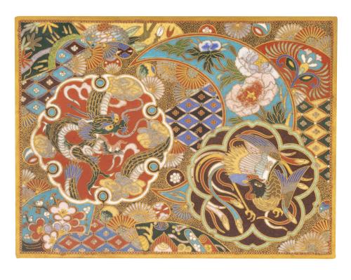 Caja de metal dorado con esmalte cloisonné con decoración o