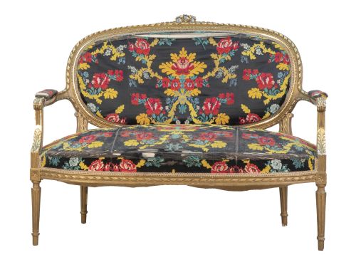 Sofá de estilo Luis XVI de madera tallada y dorada.Trabaj