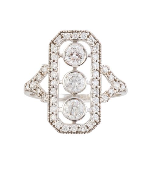 Sortija lanzadera estilo Art-Decó de brillantes, con tres c