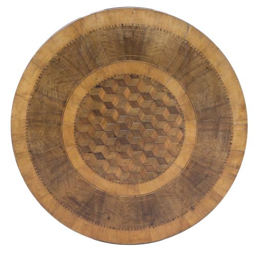 Velador de madera con marquetería de formas geométricas.R