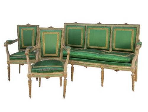 Sofá y dos butacas Carlos IV de madera lacada de blanco y d