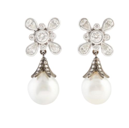 Pendientes largos con flor de brillantes y diamantes talla 