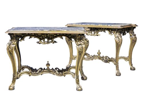 Dos consolas Carlos III de madera tallada, estucada y dorad