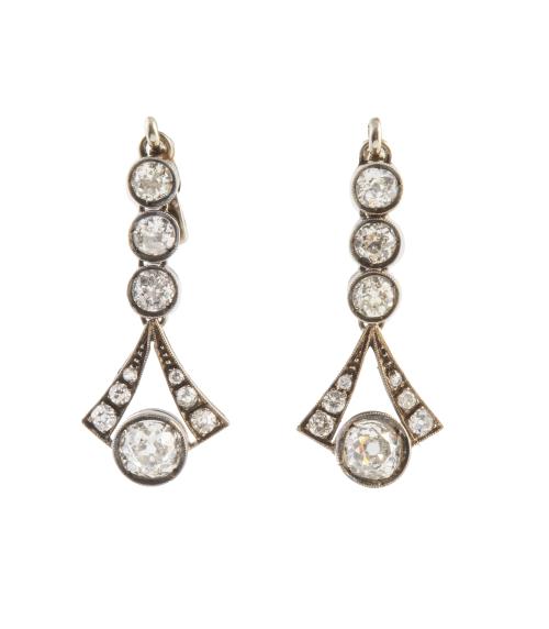 Pendientes largos de pp. S. XX  de brillantes de talla anti