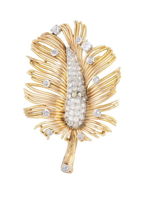 Broche pluma años 40 cuajado de diamantes de talla rosa y c