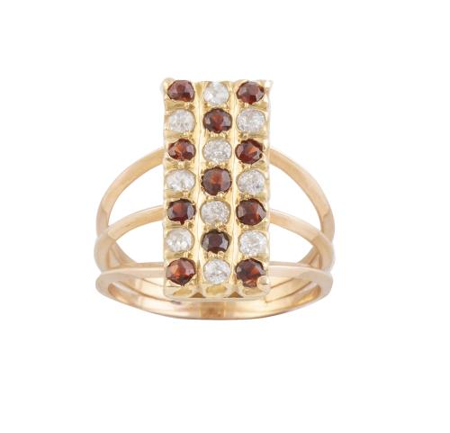 Sortija lanzadera portuguesa de pp. S. XX con rectángulo de