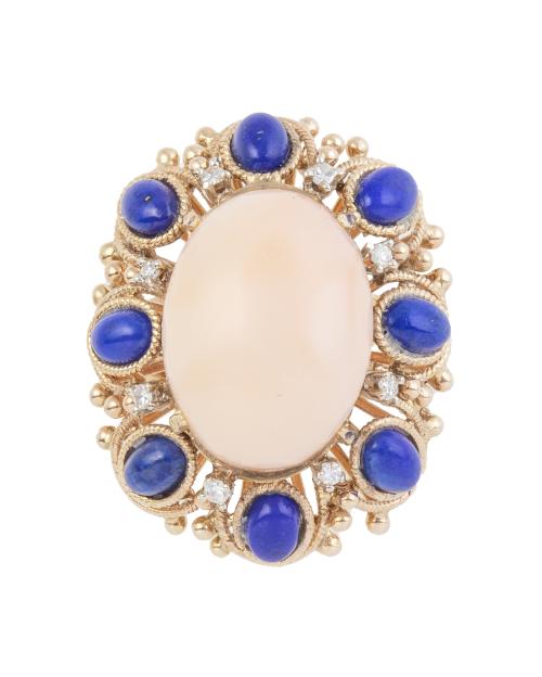 Sortija retro con gran cabuchón oval de coral piel de ángel