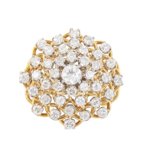 Sortija años 60 con diseño de gran cúpula de brillantes, en