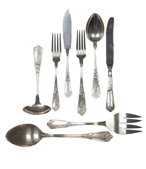 Cubertería de plata de estilo Luis XV, ley 925 con la cruz 