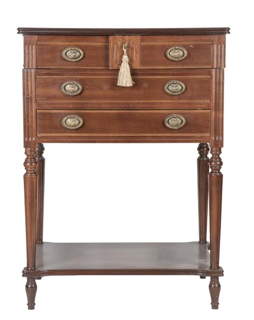 Cubertería de plata de estilo Luis XV, ley 925 con la cruz 