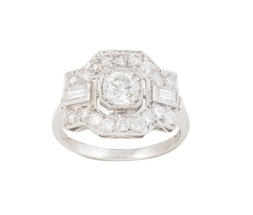 Sortija de brillantes estilo Art-Decó con centro de brillan