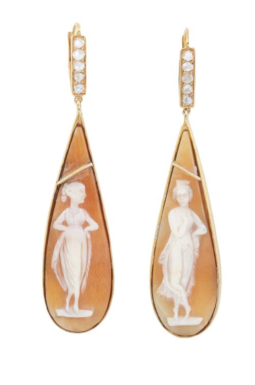 Pendientes largos S. XIX con camafeo de dama clásica en for