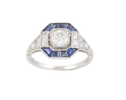 Sortija octogonal estilo Art-Decó, con brillante central de