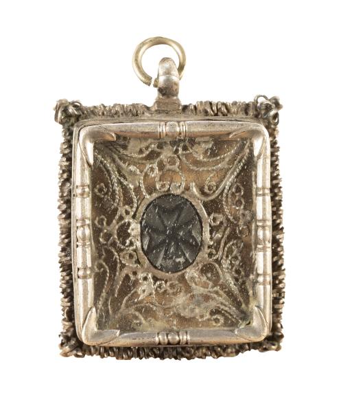 Medalla devocional con filigrana de dos vitrales con la Vir