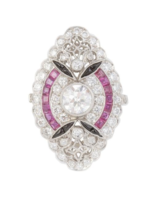 Sortija lanzadera estilo Art-Decó de brillantes, con chatón