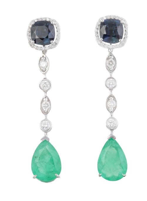 Pendientes largos de zafiros, brillantes y esmeraldas, con 