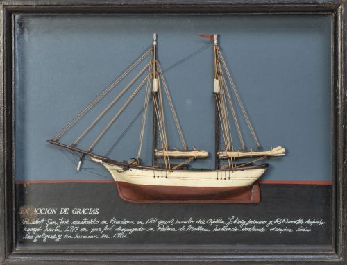 Maqueta del barco "Pailebot San José" sobre fondo pintado, 
