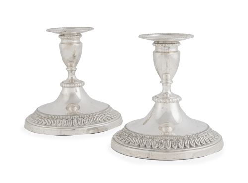 Pareja de candeleros de metal plateado. Marcados.England 