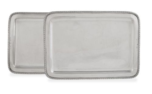 Pareja de bandejas rectangulares de plata. Con marcas.Lar