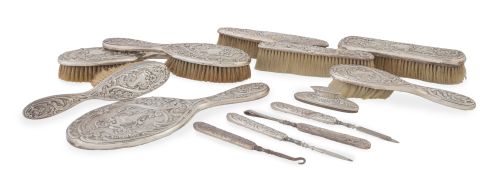 Juego de tocador de plata.Principios del S. XX.