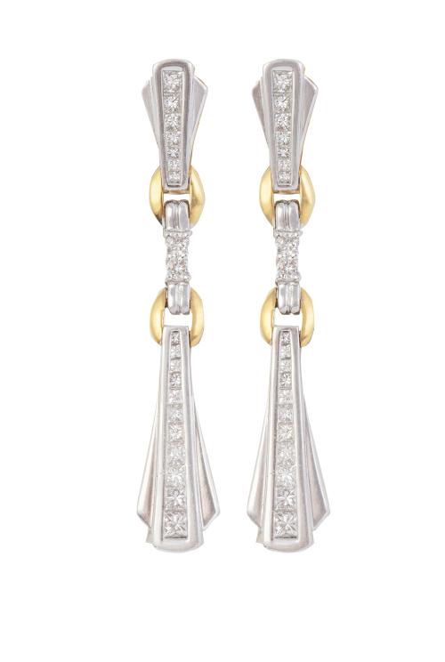 Pendientes largos de brillantes en formas acampanadas artic