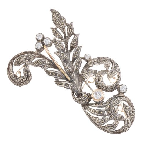 Broche portugués de pp. S. XX con diseño vegetal decorado c