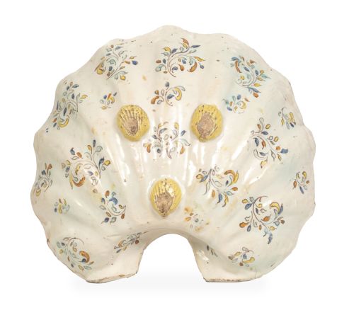 Bacía avenerada de cerámica con esmalte policromo.Talaver