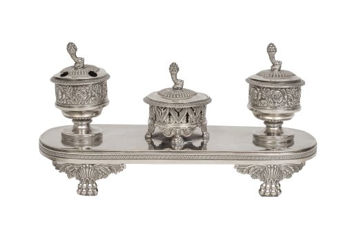 Escribanía de plata en su color. Con marcas.Real fábrica 