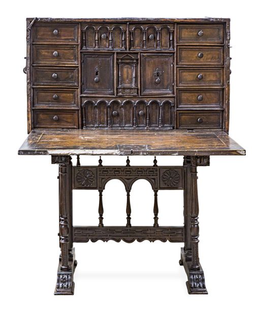 Bargueño castellano de madera de nogalCastilla, S. XVII.