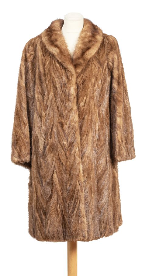 Abrigo largo vintage de piel de visón marrón realizado con 
