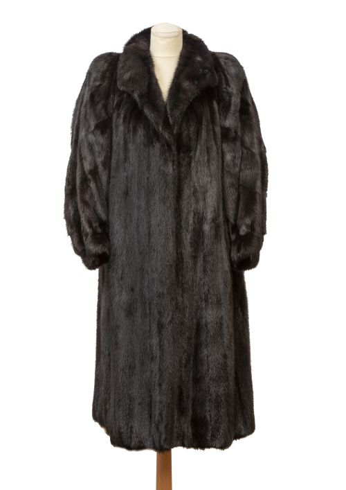 Abrigo largo vintage de piel de visón negro con cuello de s