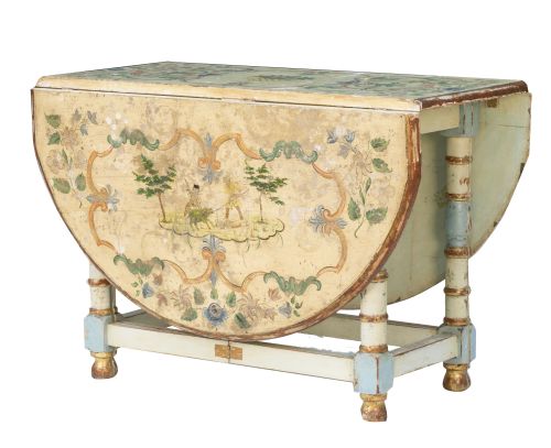 Mesa de alas de madera tallada, policromada y dorada.Port