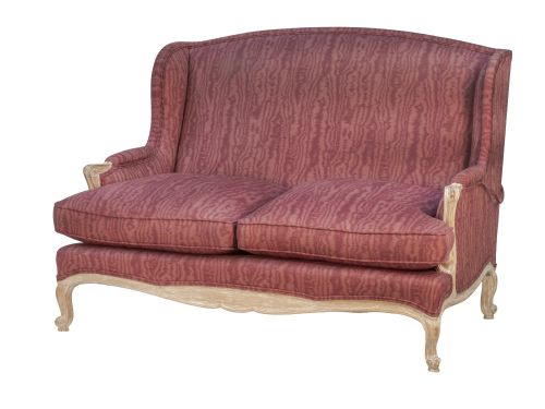 Sofá de madera tallada con tapicería de moiré.S. XX.