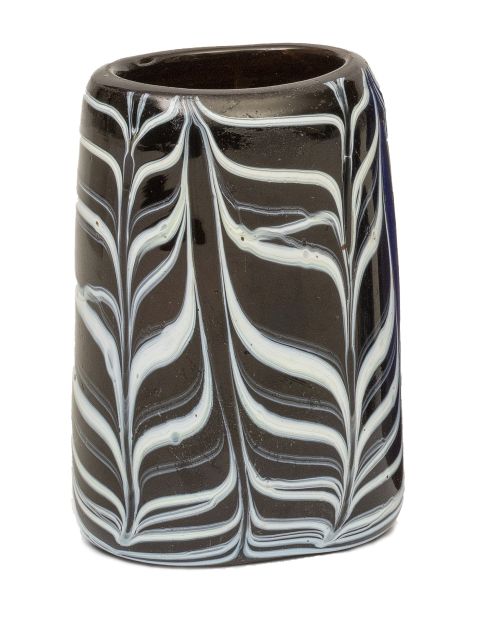 Vaso de faltriquera azul y blanco.La Granja, S. XVIII.