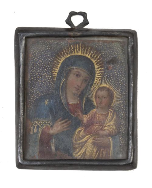Medalla devocional con la Virgen y el Niño pintados y dorad