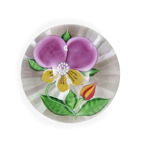 Pisapapeles de cristal con pensamiento.Baccarat, h. 1850.