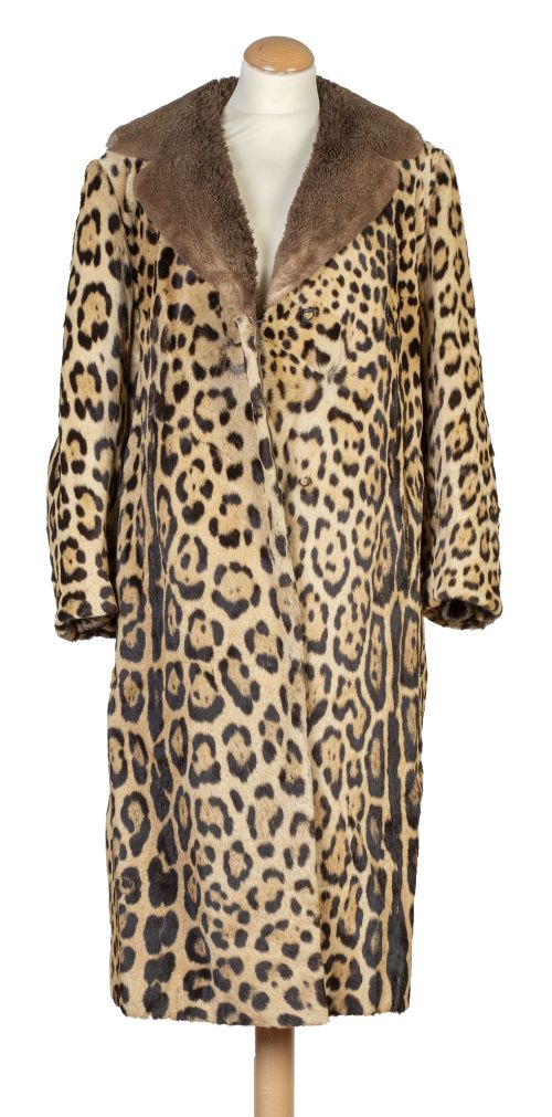 Abrigo largo vintage de piel de jaguar con cuello de solapa