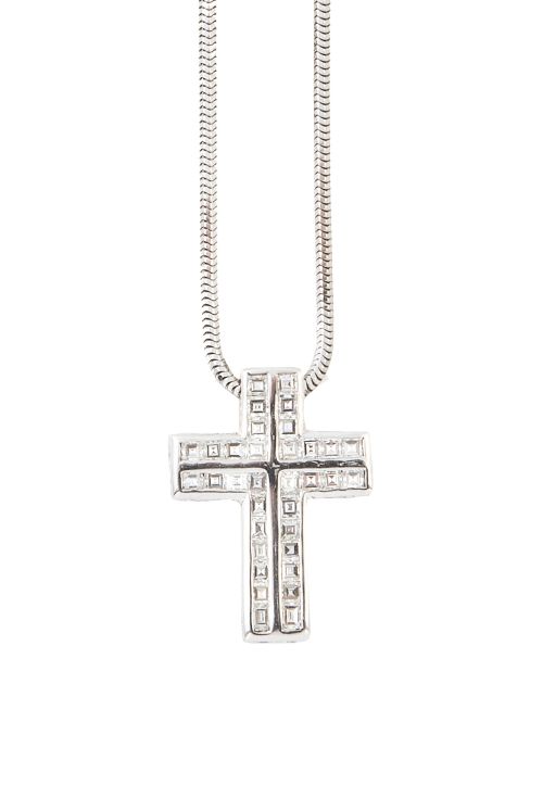Cruz colgante con diamantes carré en el frente y pavé de br
