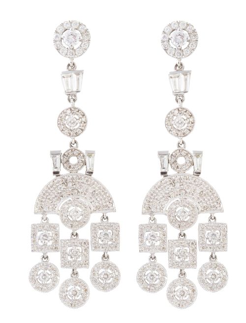 Pendientes largos de brillantes y diamantes talla baguette,