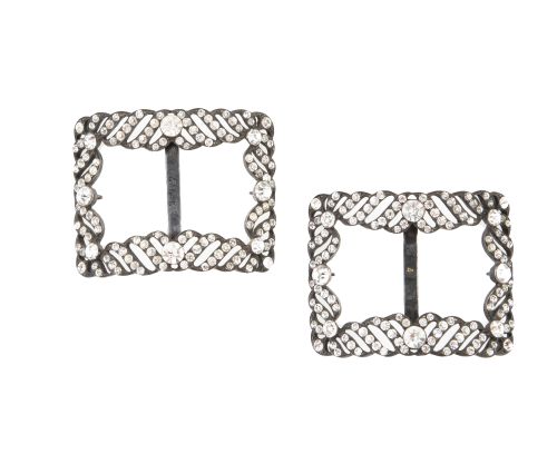 Pareja de hebillas S. XIX de strass con bandas y chatones p